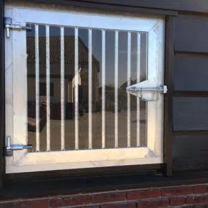 Luik met tralie en plexi 1