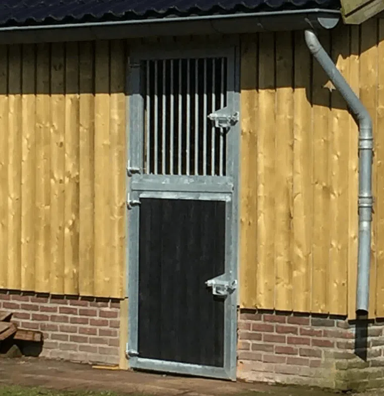 Dichte dubbele buiten deur standaard tralies en plexi zwart